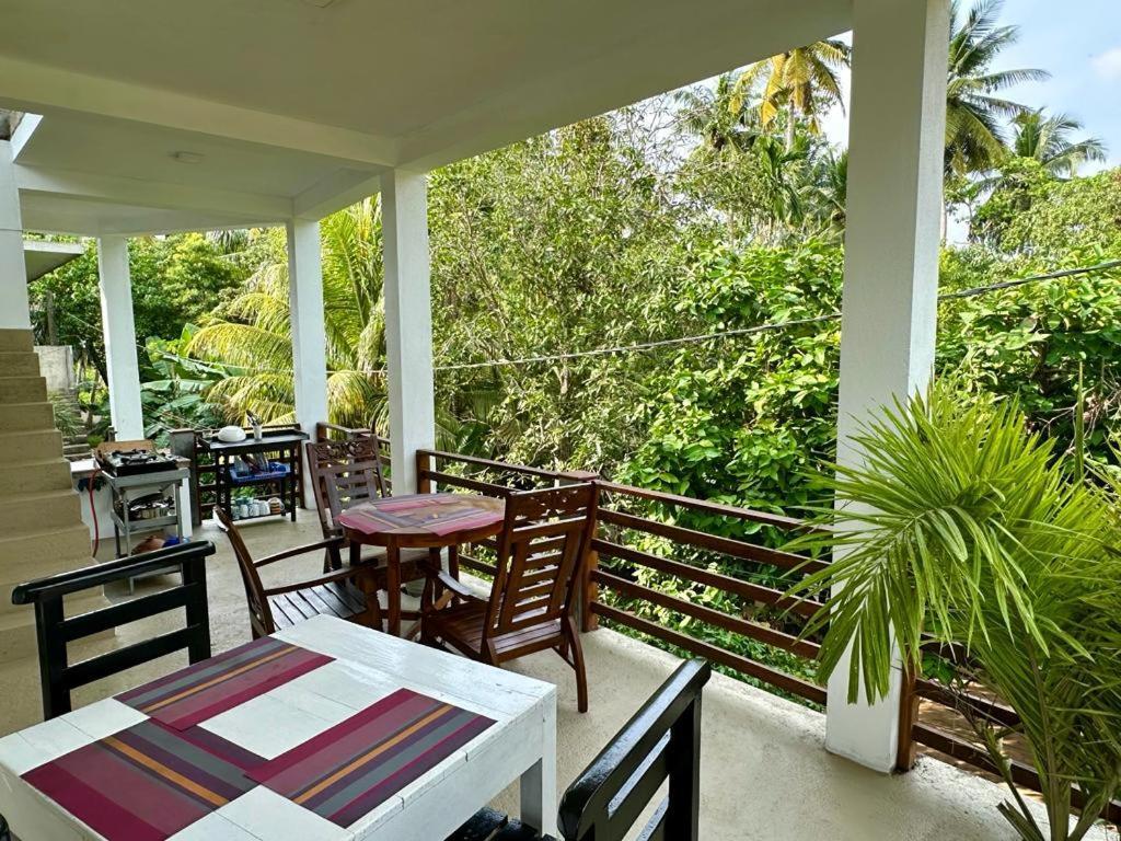 Siyon Yula - Guest House Хикадува Екстериор снимка
