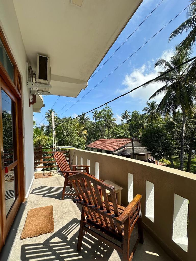 Siyon Yula - Guest House Хикадува Стая снимка