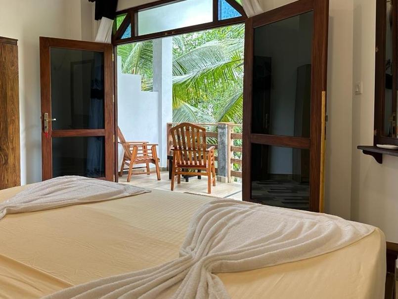 Siyon Yula - Guest House Хикадува Екстериор снимка