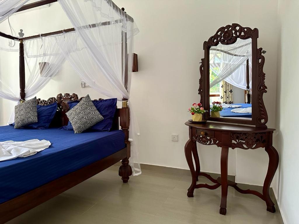 Siyon Yula - Guest House Хикадува Екстериор снимка