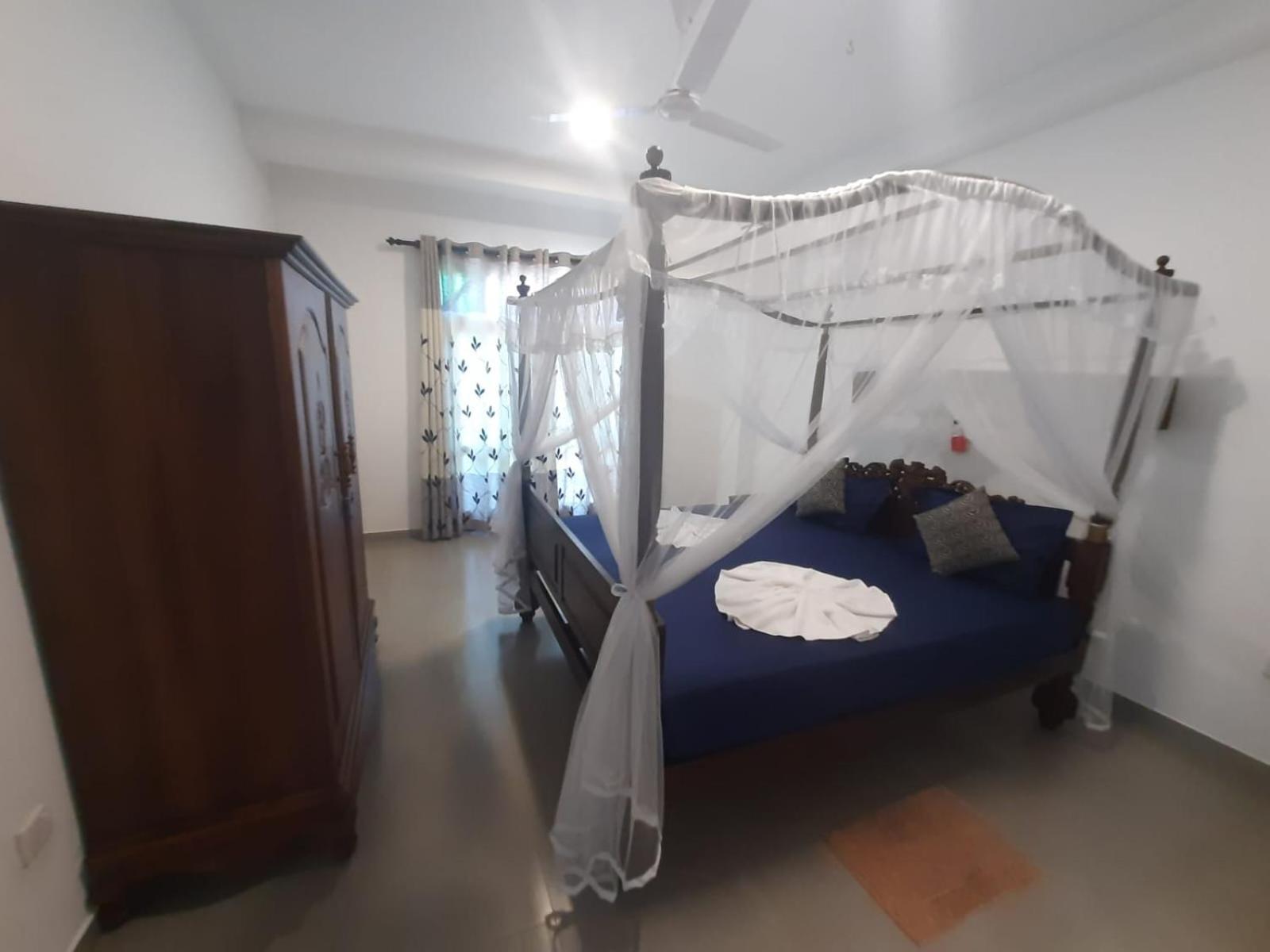 Siyon Yula - Guest House Хикадува Екстериор снимка
