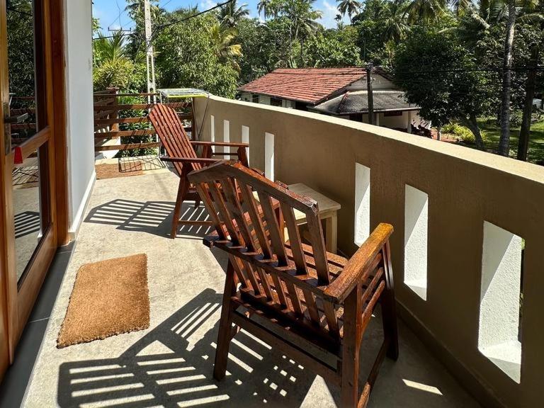 Siyon Yula - Guest House Хикадува Екстериор снимка