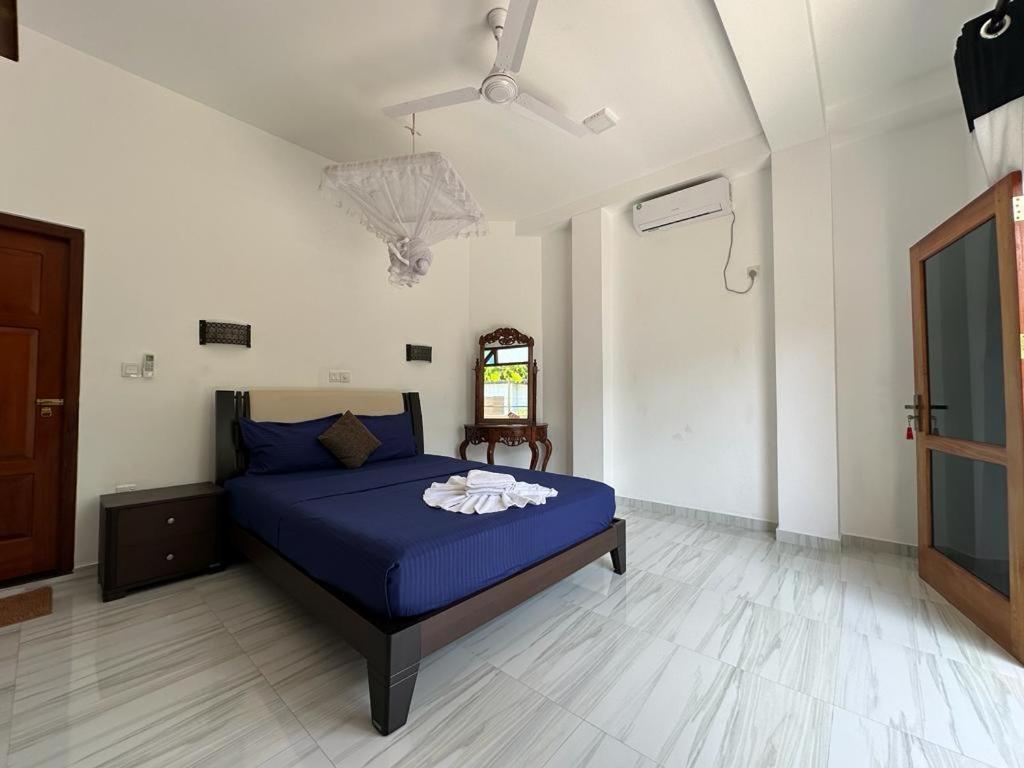 Siyon Yula - Guest House Хикадува Екстериор снимка